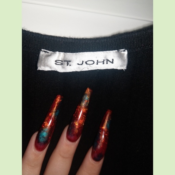SOLD St. John sweater top m/l - Picture 4 of 4